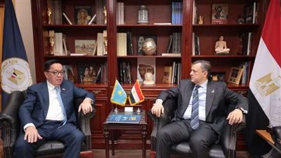 وزير السياحة يبحث مع سفير كازخستان بالقاهرة سبل التعاون المشترك