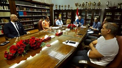 الخطيب ولجنة التخطيط يجتمعان مع الخبير التشيكي