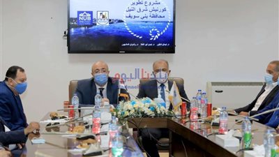محافظ بني سويف يتسلم التصور النهائي لإنشاء كورنيش على النيل