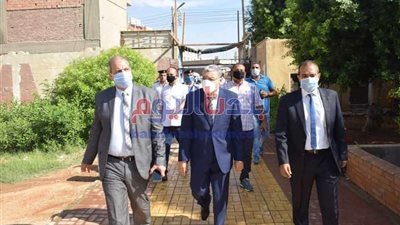 لجان الاقتراع تبدأ في استقبال الناخبين بالمنيا.. والمحافظ يتفقد اللجان 