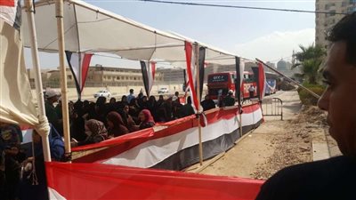 لجنة مجمع الملك فهد بمدينة نصر تشهد إقبالًا كثيفًا من المواطنين