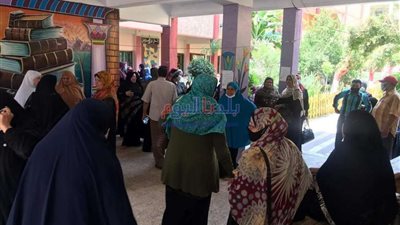 إقبال كثيف من السيدات للإدلاء بأصواتهم فى انتخابات مجلس الشيوخ بالغربية