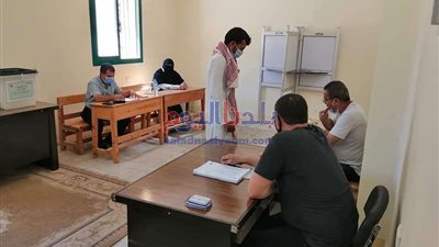 رئيس مدينة نخل بشمال سيناء يتفقد لجان انتخابات مجلس الشيوخ