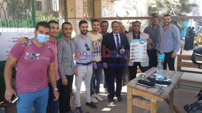 عمال شركة غزل المحلة يدلون بأصواتهم فى انتخابات مجلس الشيوخ