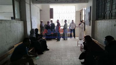 اقبال الناخبين للإدلاء بأصواتهم في انتخابات مجلس الشيوخ بالغربية