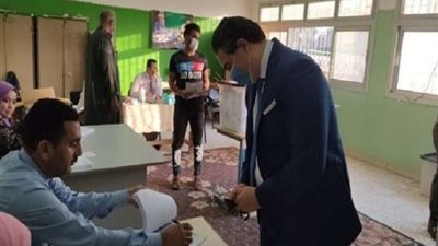 نقيب الإعلاميين يدلي بصوته في انتخابات الشيوخ 2020