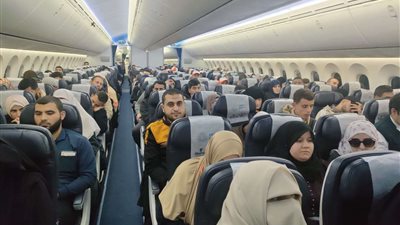مصر للطيران تسير جسرا جويا لنقل المعتمرين الفلسطينيين إلى الأراضي المقدسة