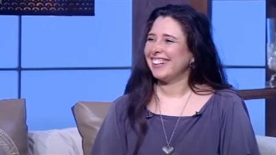 بسبب قلة أدوارها.. الفنانة نجلاء يونس تروى قصة عملها سائق بـ 