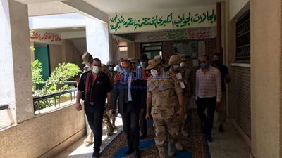 رئيس أركان التدريب المهني بالقوات المسلحة يتفقد سير العملية الانتخابية بكفر الزيات