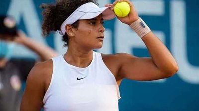 ميار شريف تصل القاهرة بعد إنجاز بطولة كولينا للتنس