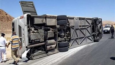 بالصور.. مصرع وإصابة 15 شخص إثر انقلاب أتوبيس بطريق سانت كاترين