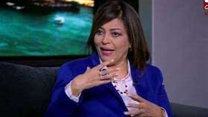 الدكتورة عزة فتحي