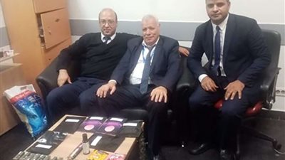 جمارك مطار القاهرة تضبط راكبا بحوزته كوكتيل مخدرات