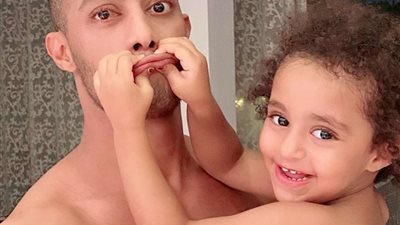 بالفيديو.. محمد رمضان يحتفل بعيد ميلاد ابنته 