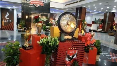 غرف الملابس تتزين بصور لاعبي الأهلي في الاستاد الجديد