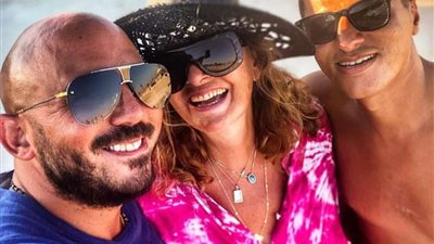 محمود العسيلي يغازل يسرا