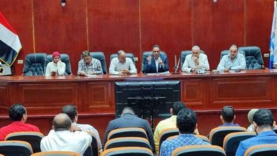 «مندور» يلتقي سكان الحي المتميز 2 لمناقشة مقترحاتهم وشكواهم