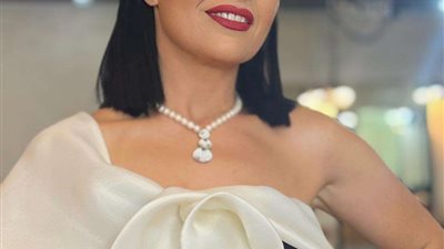 هبة عبد الغني تتألق بالأسود في ختام مهرجان القاهرة السينمائي