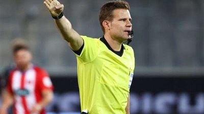 بريش حكمًا لمباراة إشبيلية ومانشستر يونايتد بنصف نهائي الدوري الأوروبي