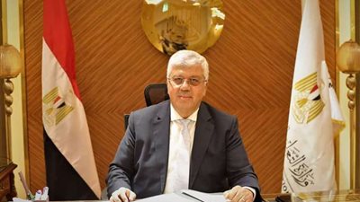 وزير التعليم العالى يصدر قرارًا بإغلاق كيانين وهميين فى محافظة المنيا