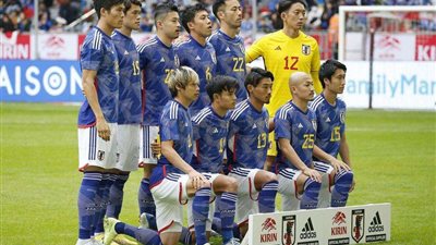 لاعبو اليابان ينظفون غرفة الملابس عقب مواجهة ألمانيا في كأس العالم