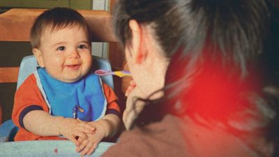 للأمهات.. 5 أطعمة تشكل خطورة على الأطفال قبل إتمام العام