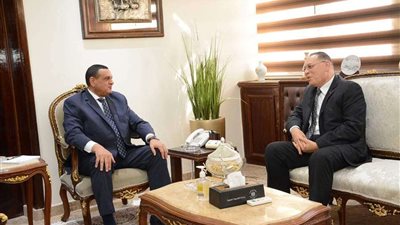 وزير التنمية المحلية يتابع مع محافظ الشرقية معدلات تنفيذ مشروعات «حياة كريمة»
