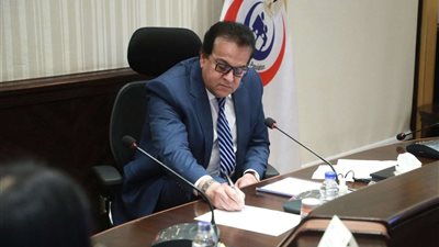 الصحة: توعية 9 ملايين مواطن بأهمية التطعيم ضد كورونا في المحافظات