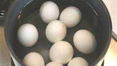 تحذير من سلق البيض بهذه الطريقة .. يدمر الكبد