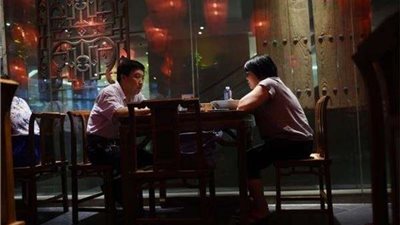 لهذا السبب بجبر مطعم زبائنه على وزن أنفسهم قبل الدخول