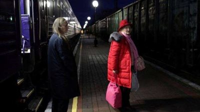 أوكرانيا تستعيد الكهرباء جزئيا وسط أمطار الصواريخ الروسية على خيرسون