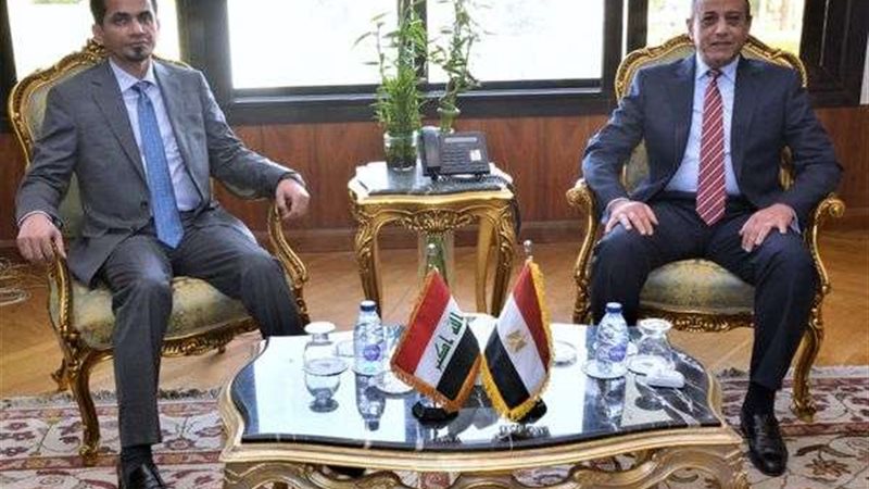 محمد عباس وزير الطيران