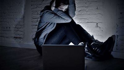 جريمة ابتزاز بفيديوهات مُخلة لفتاة في 3 إعدادي.. والقبض على المتهمين الثلاثة بالبساتين