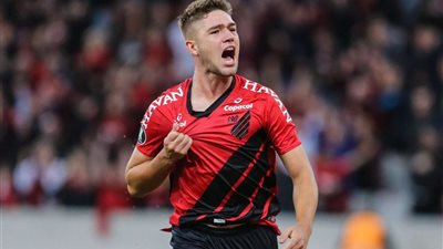 الأهلي يحدد مليونًا و500 ألف دولار لضم هذا اللاعب البرازيلي في يناير