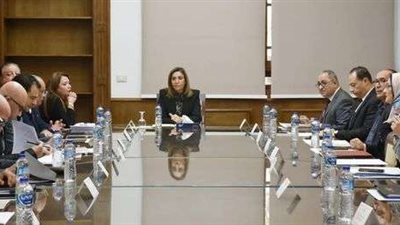 وزيرة الثقافة تترأس اجتماع قيادات وهيئات الوزارة