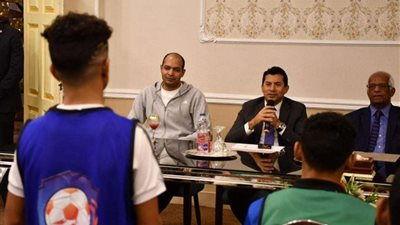 وزير الرياضة يلتقي مجموعة من المواهب المشاركين ببرنامج «كابيتانو مصر»