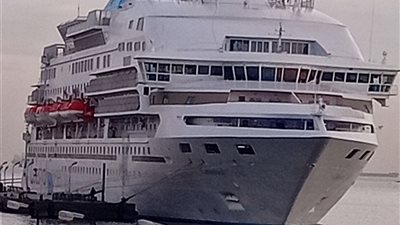 تقل 1068 راكبا.. وصول السفينة CElESTYAl CRYSTAl لميناء بورسعيد السياحي