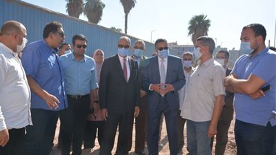 محافظ القليوبية ورئيس جامعة بنها يتفقدان المستشفى التخصصي