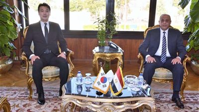 وزير الطيران المدني يبحث مع سفير كوريا الجنوبية سبل التعاون المشترك