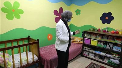 استعداداََ لافتتاحها.. نائب محافظ الوادى الجديد تتفقد جاهزية الحضانات بالخارجة