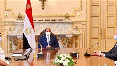 تفاصيل لقاء الرئيس السيسي بقائد القوات البحرية ورئيس  شركة لورسن الألمانية