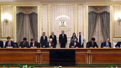 مدبولي يشهد توقيع اتفاقيات مع مؤسسات تمويل دولية لإقامة محطتي طاقة متجددة بأسوان والبحر الأحمر