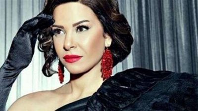 ألفت عمر تشوق الجمهور لفيلمها الجديد