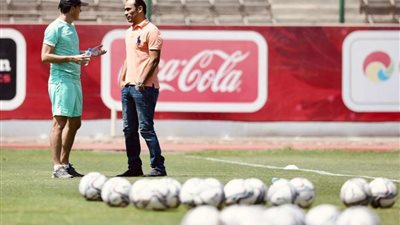 مباراة القمة.. الأهلي يدفع بثلاثة لاعبين في وسط الملعب أمام الزمالك