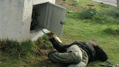 بحثًا عن قوت يومه.. مصرع عامل صعقاً داخل مزرعة بالإسكندرية