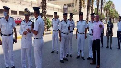 عمره أكثر من 50 عامًا.. إزالة أقدم عقار مخالف في منطقة فيصل (صور)