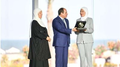 تقديرا لجهودهم الرئيس السيسي يكرم قادة معهد الأورام بالمنصورة