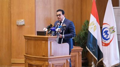 الصحة: 30 ألف مواطن متعايش بالإيدز فى مصر.. مسجل منهم 22 ألفا حتى الآن