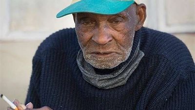 بعد نجاته من الإنفلونزا الإسبانية.. وفاة أكبر رجل معمر في العالم بـ جنوب أفريقيا