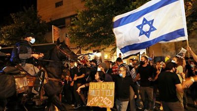 اشتباكات بين المحتجين المطالبين بإقالة نتنياهو وقوات الأمن الإسرائيلي